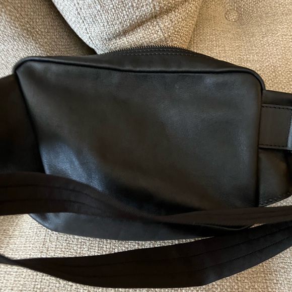 Longchamp Le Pliage Cuir Leather Black Belt Bag - Picture 11 of 13